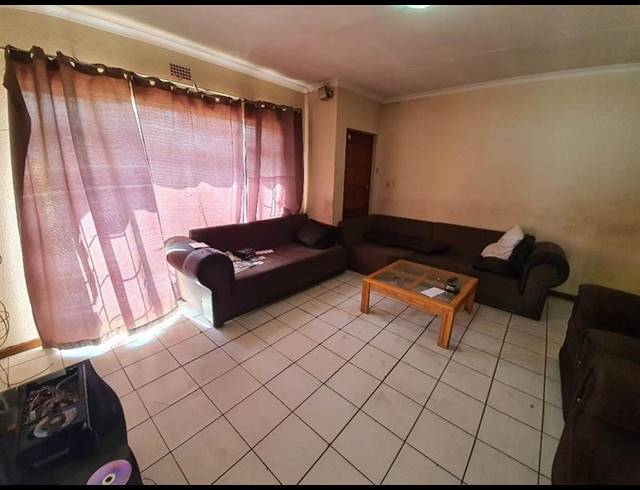 4 BEDROOM HOUSE FOR SALE IN MAYBERRY PARK